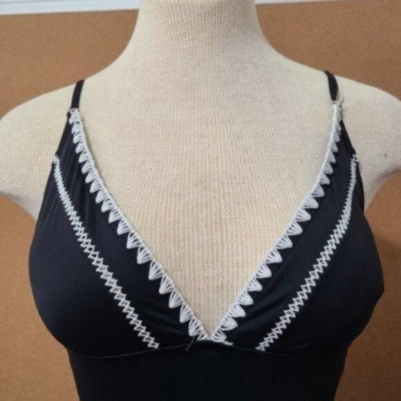 Bar III Women's black/White One-Piece Swimsuit Size L - Picture 8 of 12